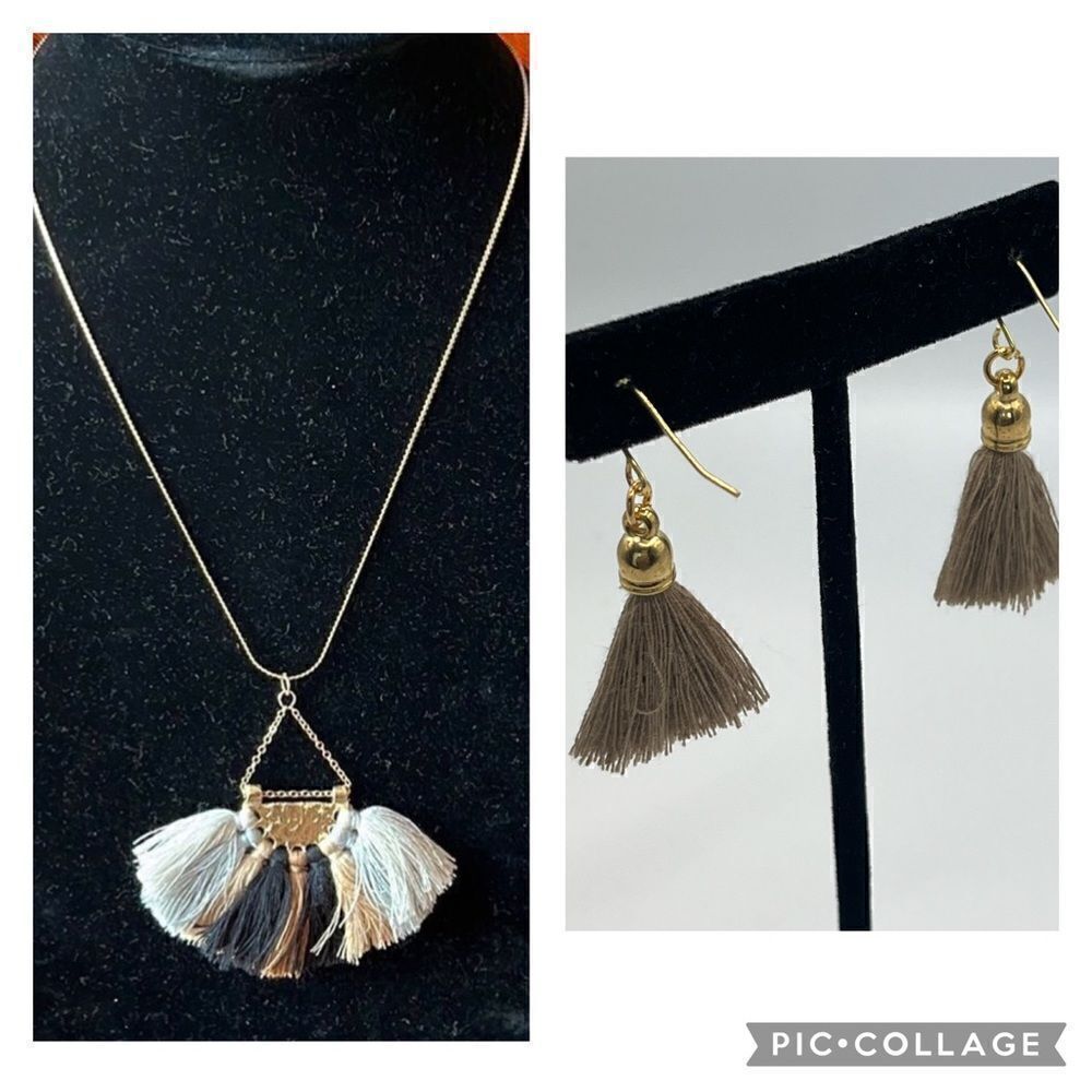 20” Boho Inspired Gold Tone Necklace w/ Earth Tone Pendant & Taupe Earrings